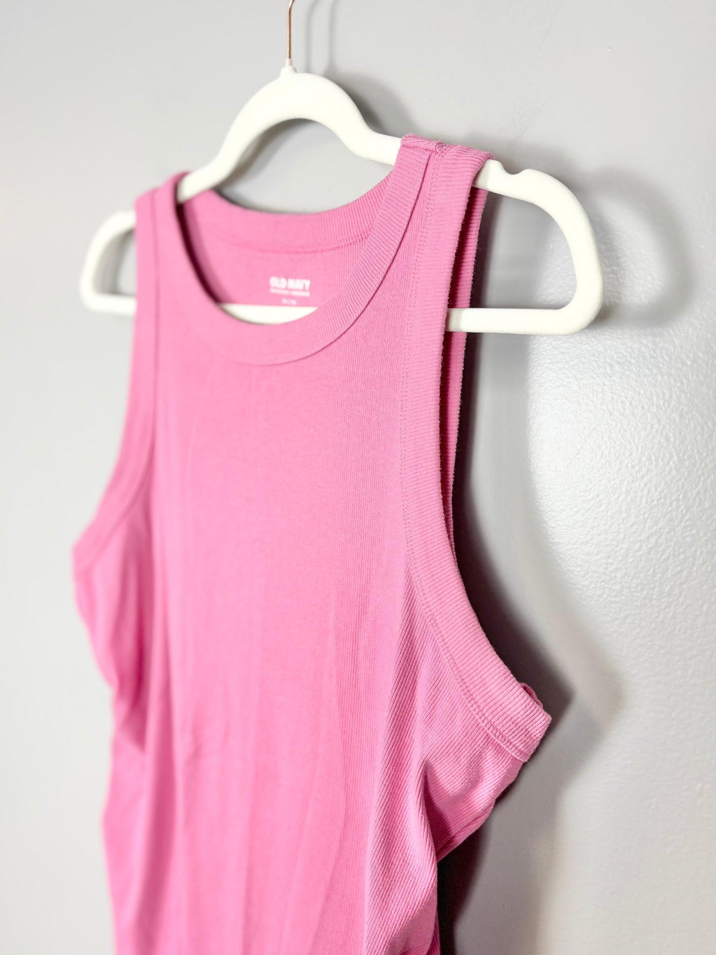 XL - Old Navy Pink Ribbed Tank