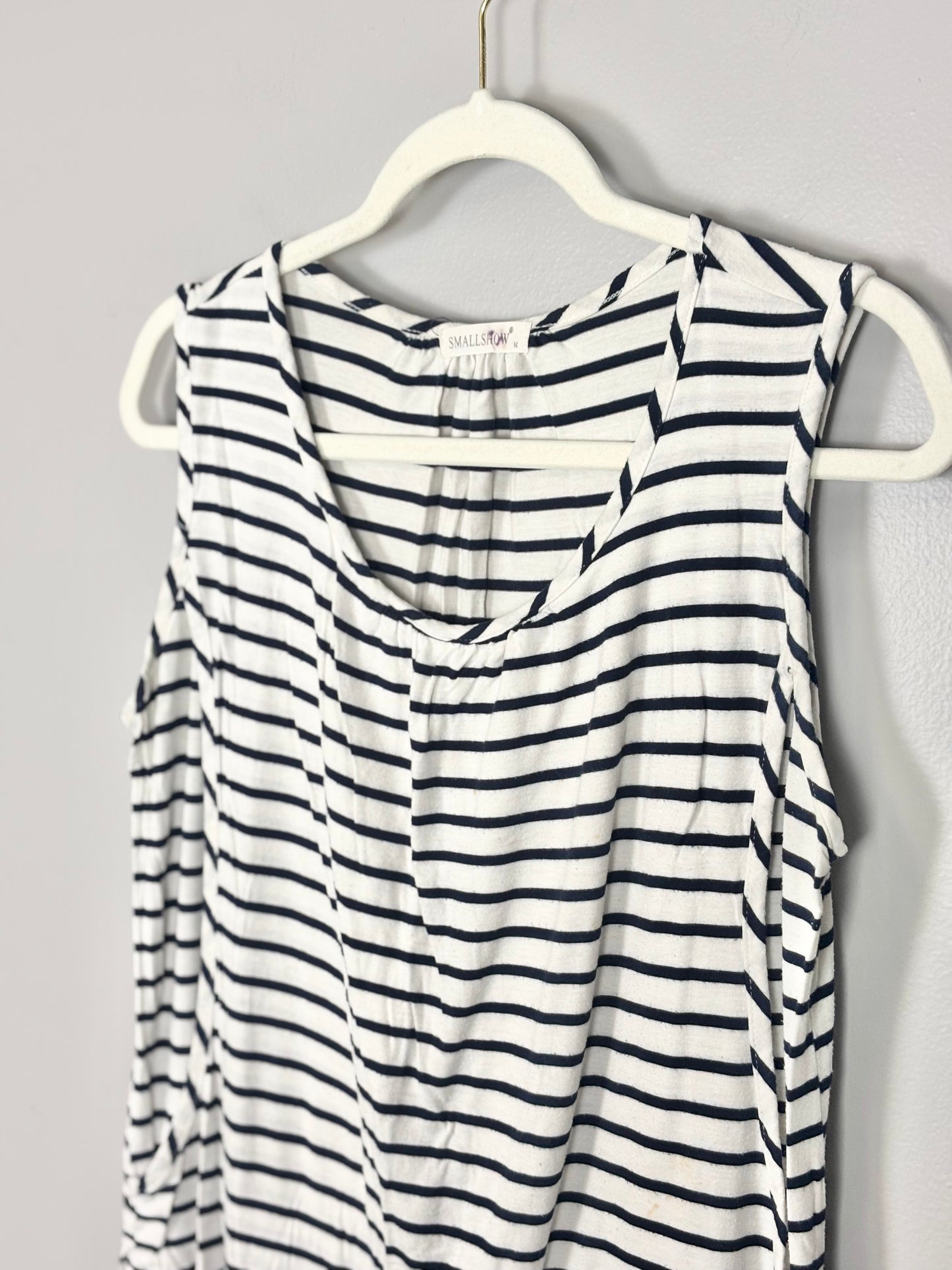 M - Smallshow White Striped Nursing Shirt