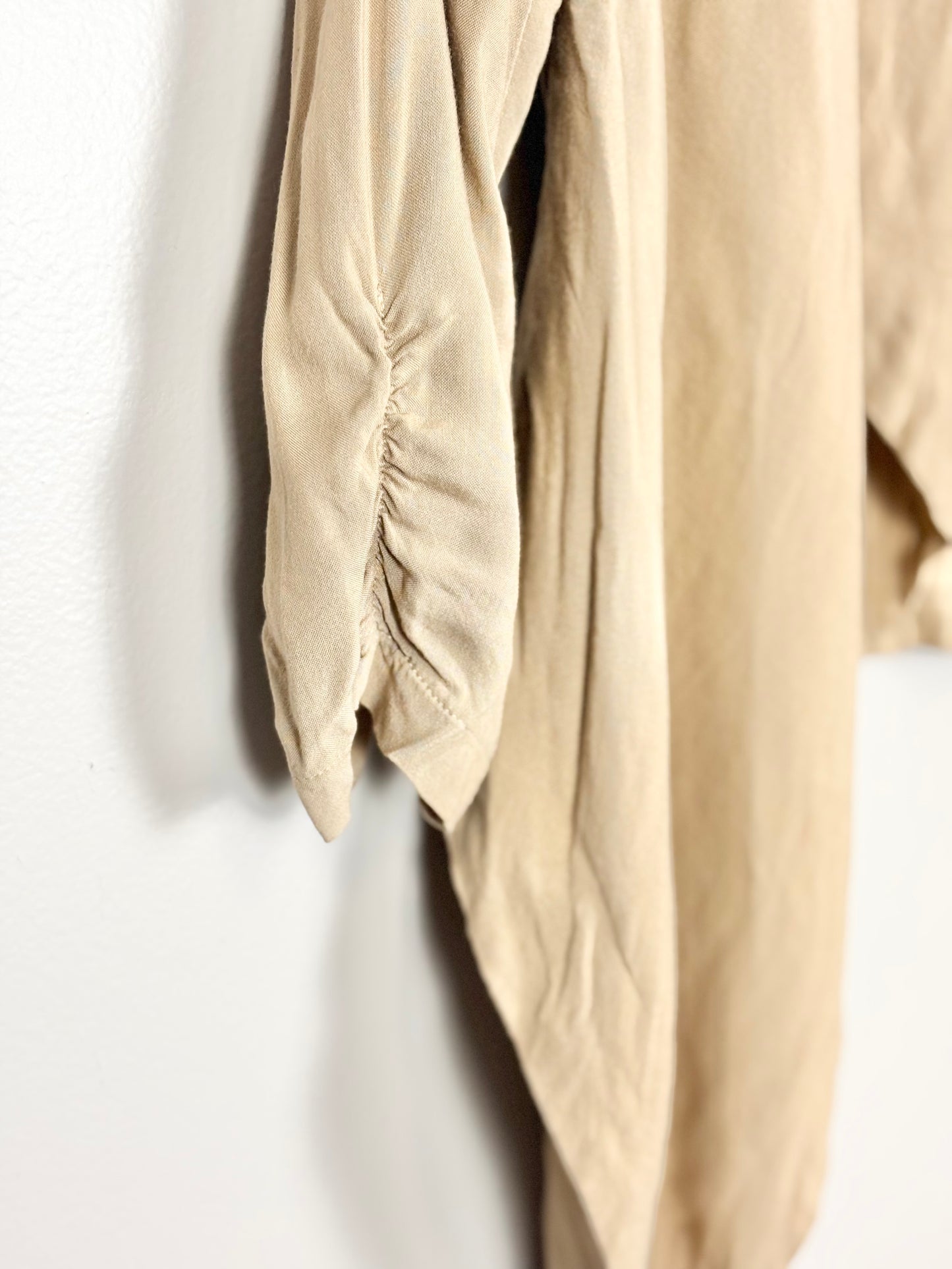 M - Suzy Shier Cropped Taupe Jacket