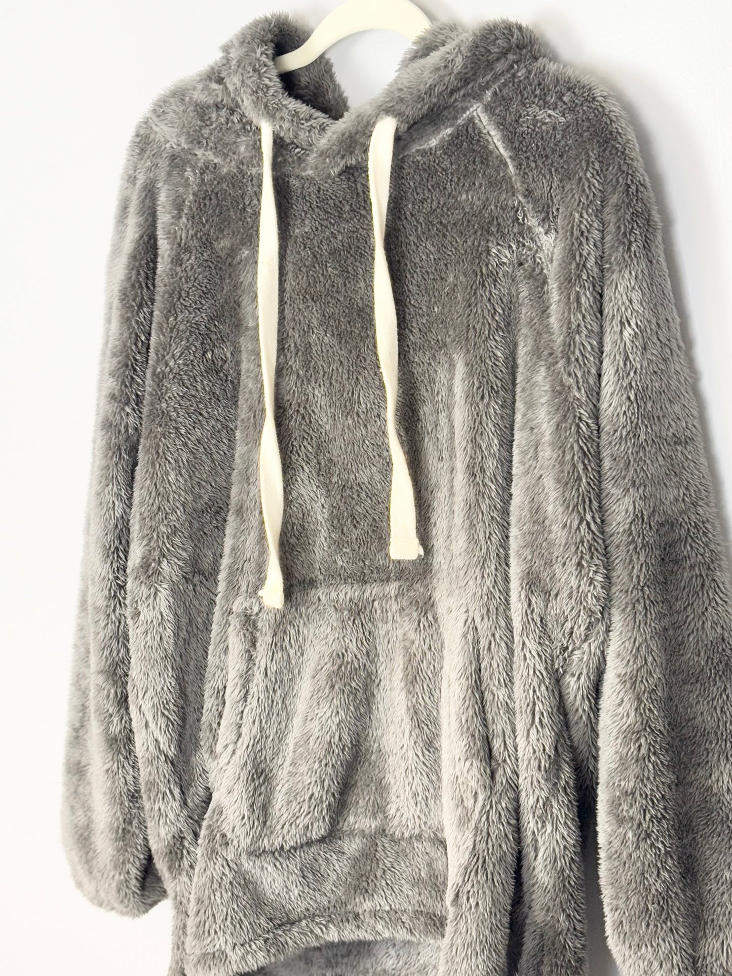 M - Zenana Outfitters Cozy Bear Hug Sweater