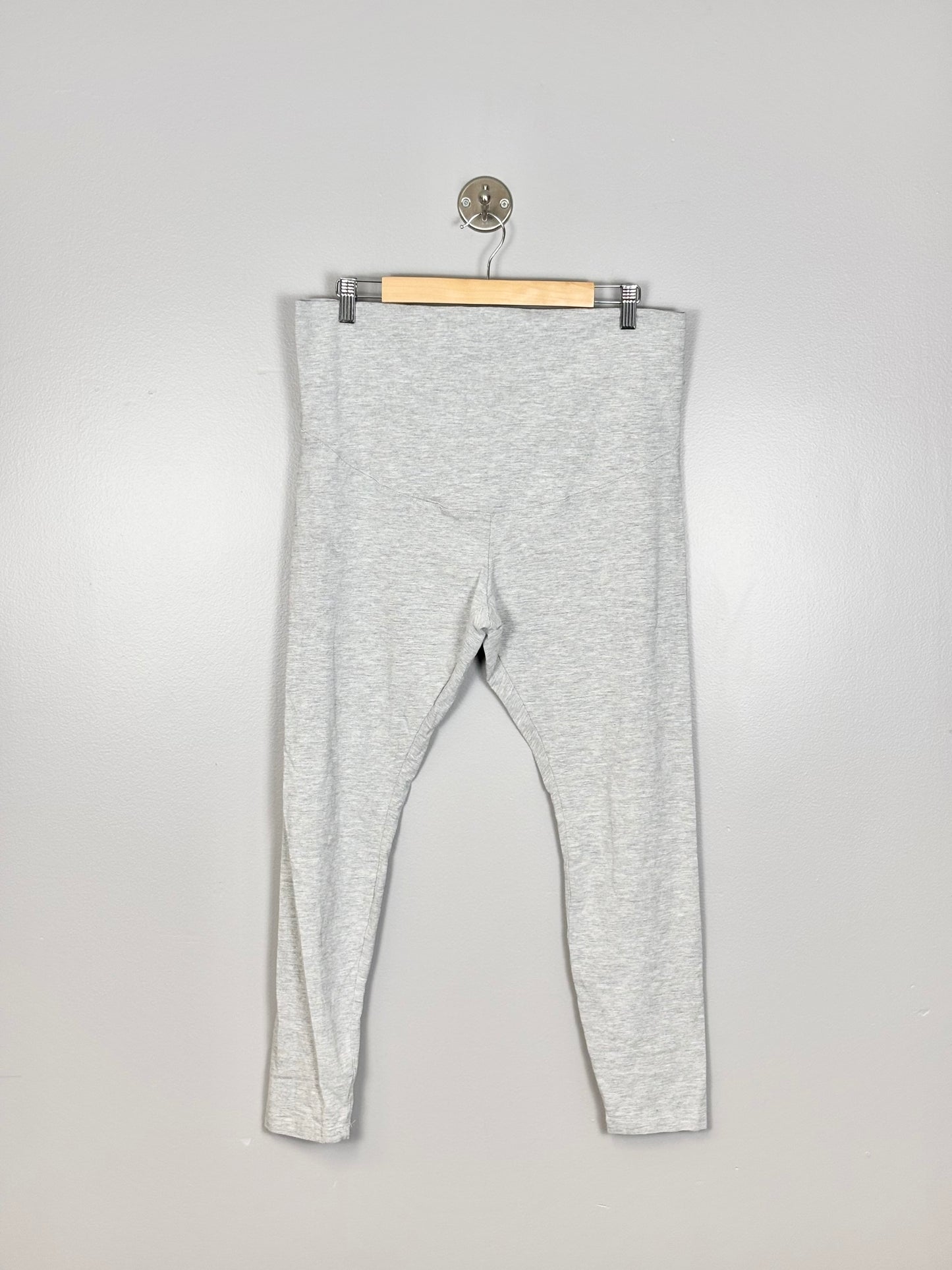 L - Paisley Sky Light Grey Cropped Leggings