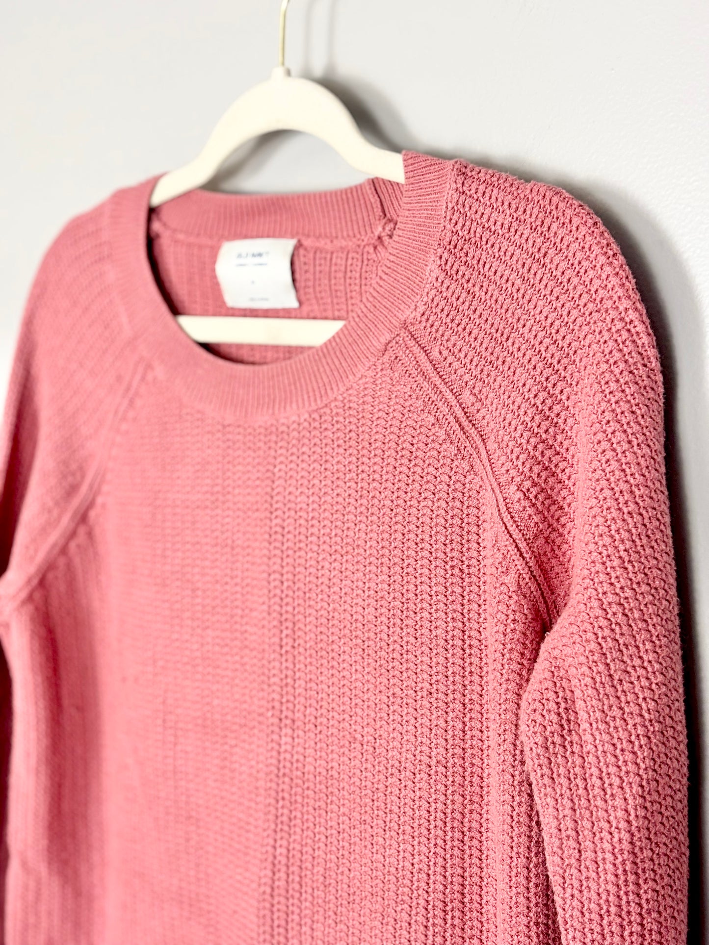 M - Old Navy Coral Pink Sweater