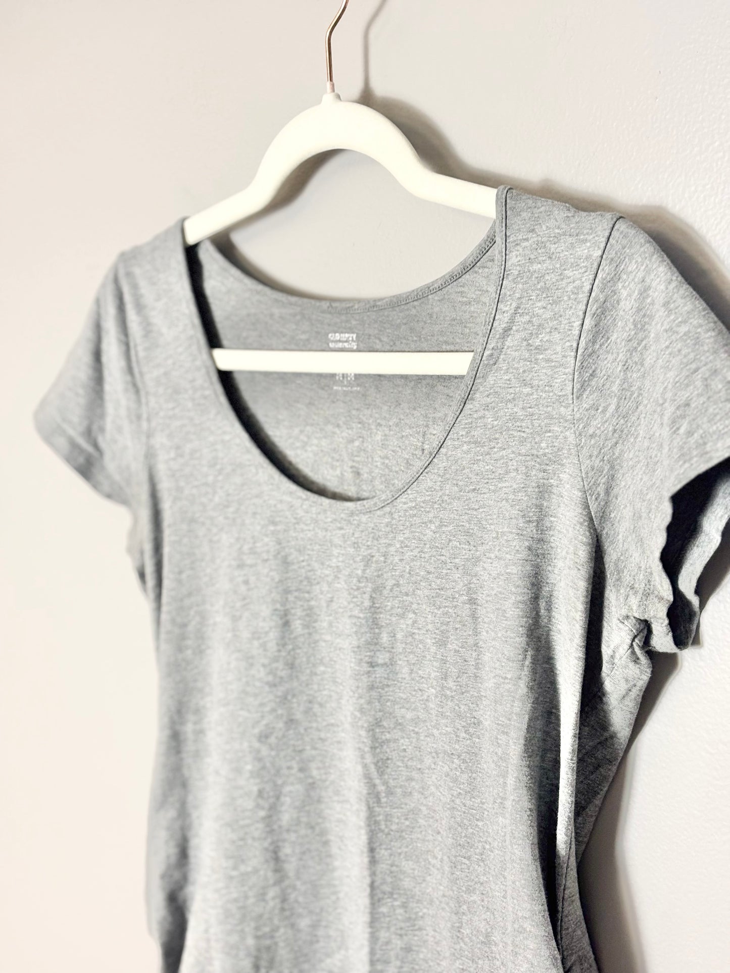 M - Old Navy Fitted Grey