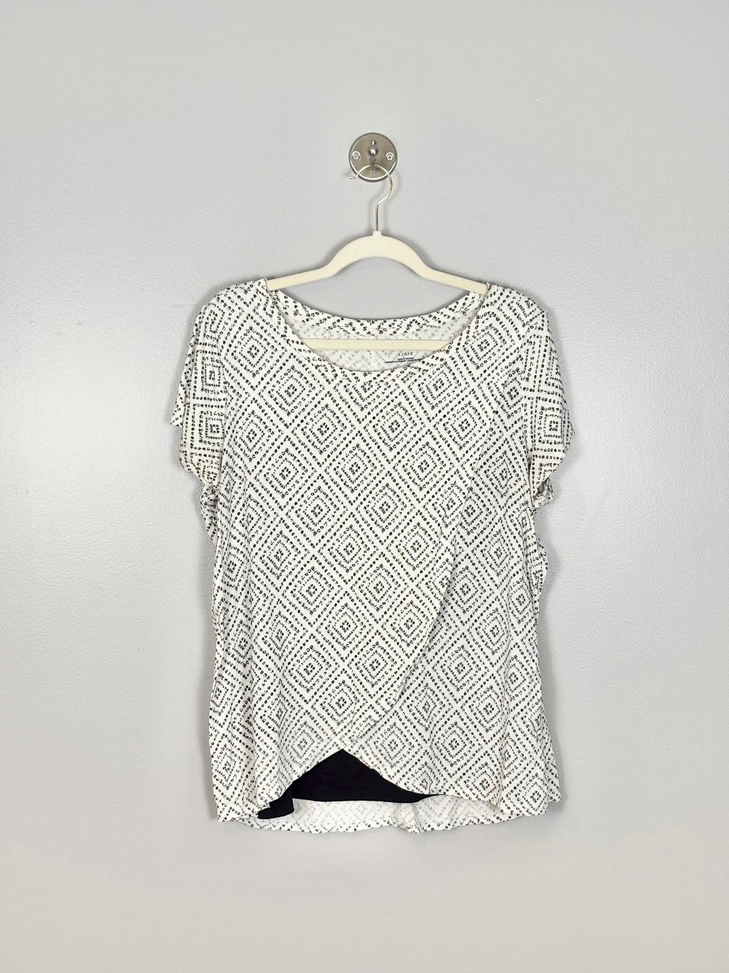 L - Motherhood Diamonds Nursing Top