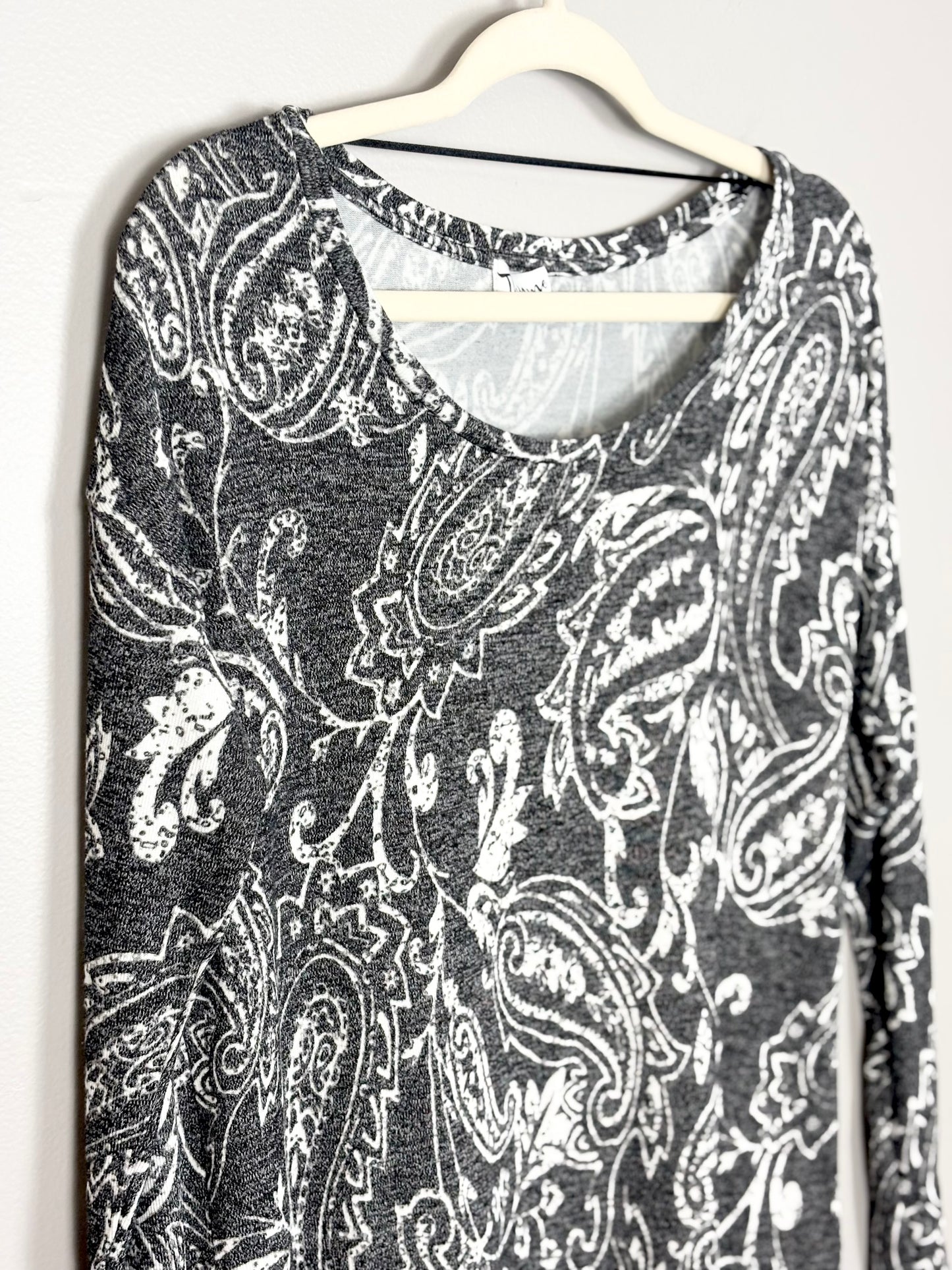L - Thyme Double-Layer Paisley Sweater