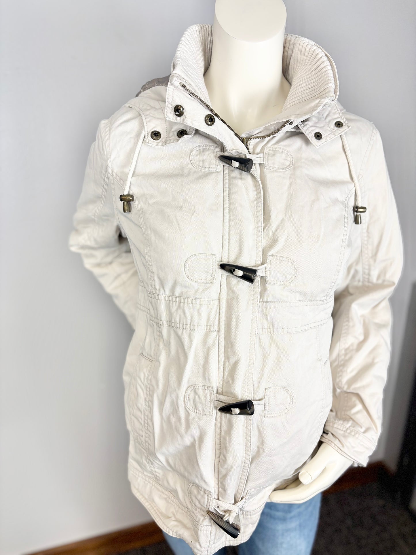 M - Motherhood Cream Toggle Jacket