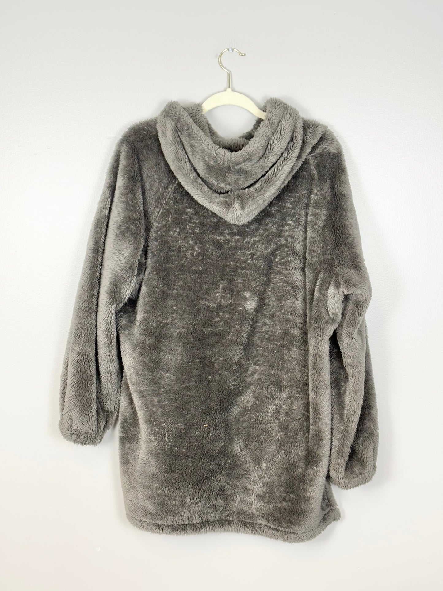 M - Zenana Outfitters Cozy Bear Hug Sweater