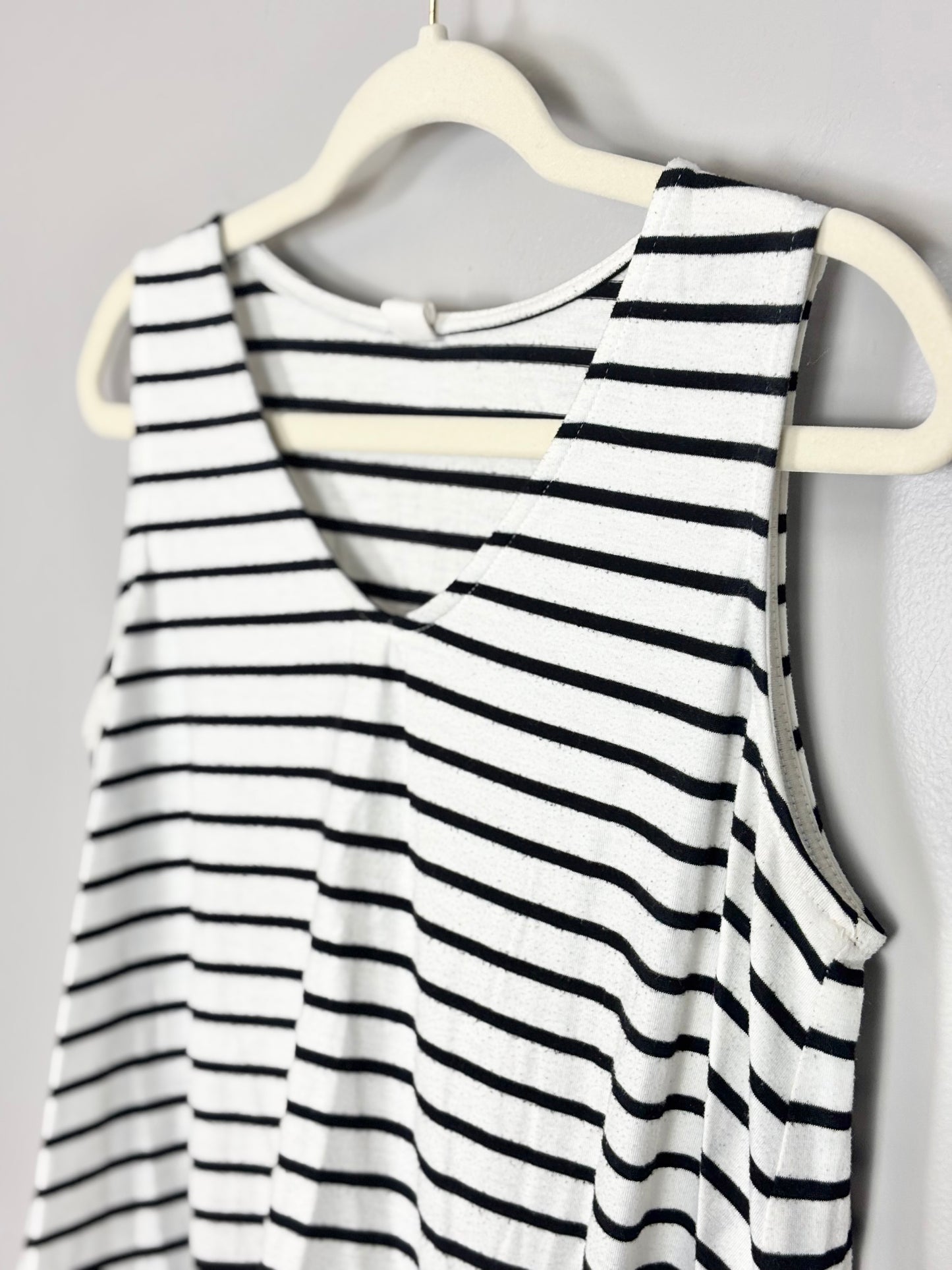 M - CY Black & White Striped Knotted Front Shirt