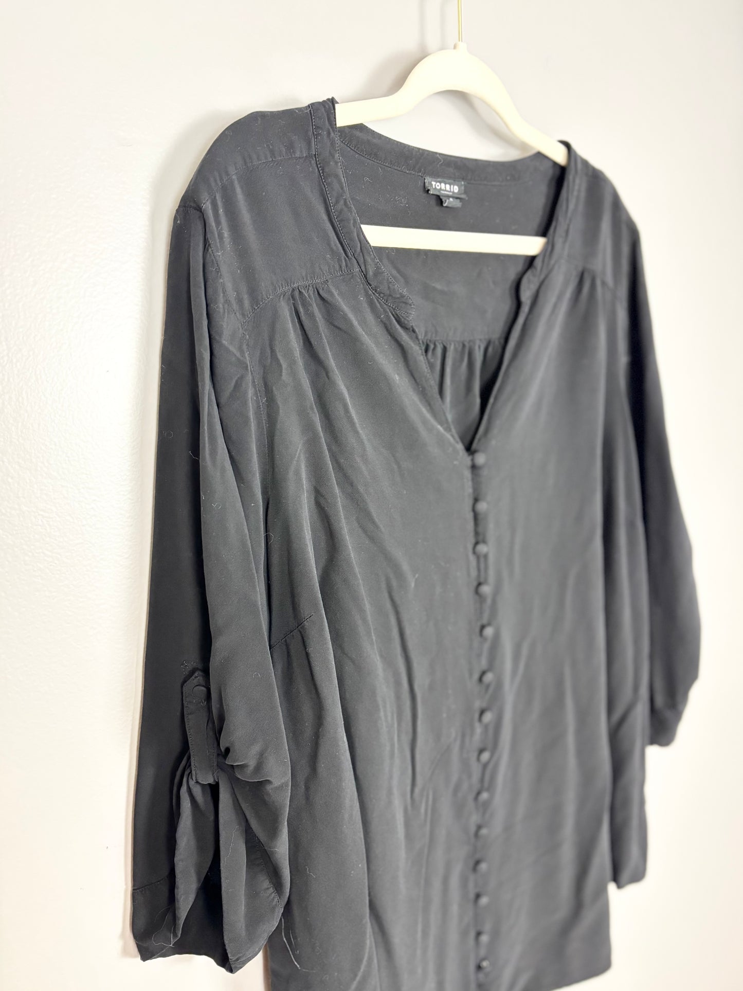 M/Size 4 - Torrid Black Button Blouse