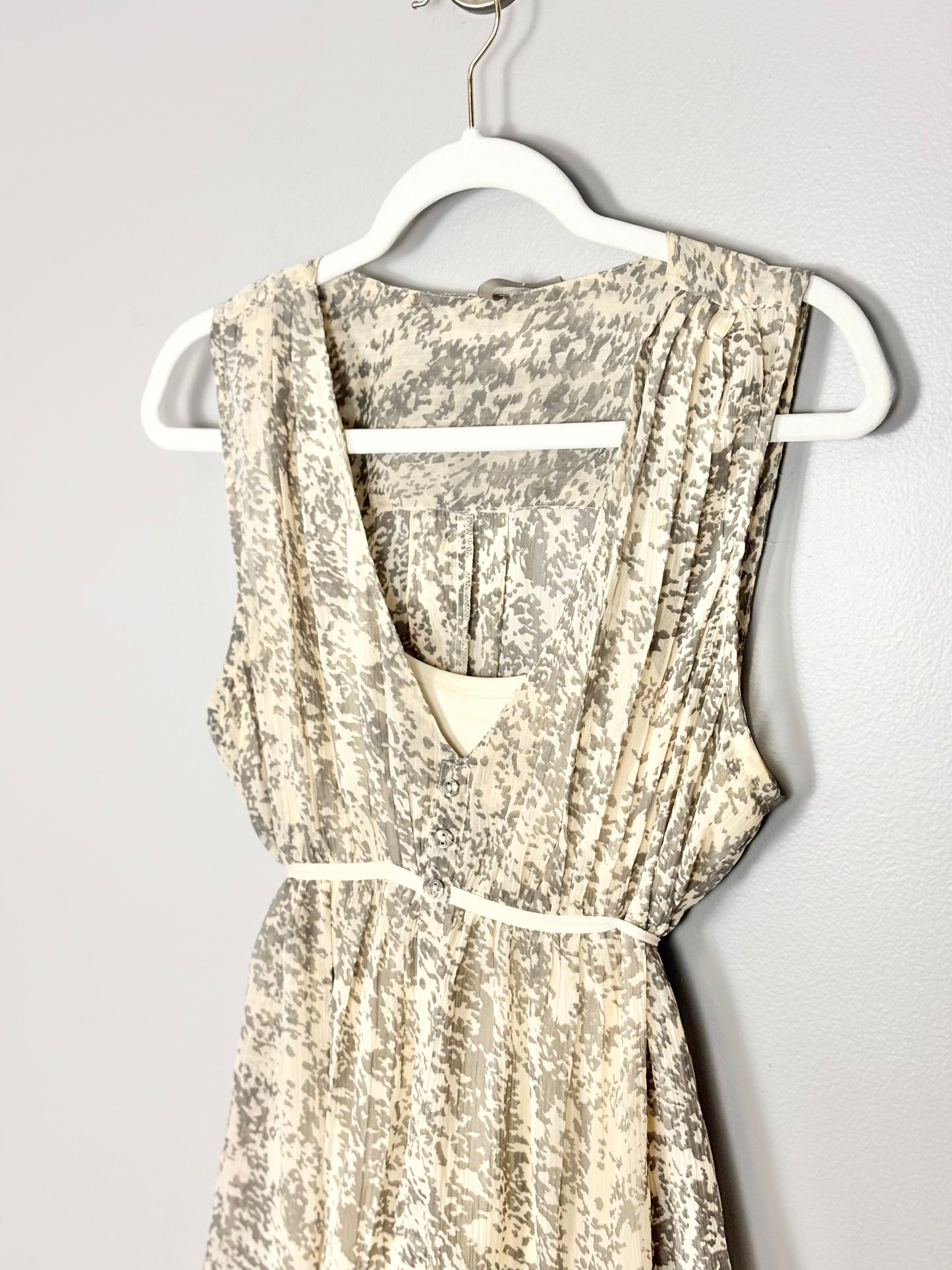 M - Thyme Chiffon Sleeveless Blouse