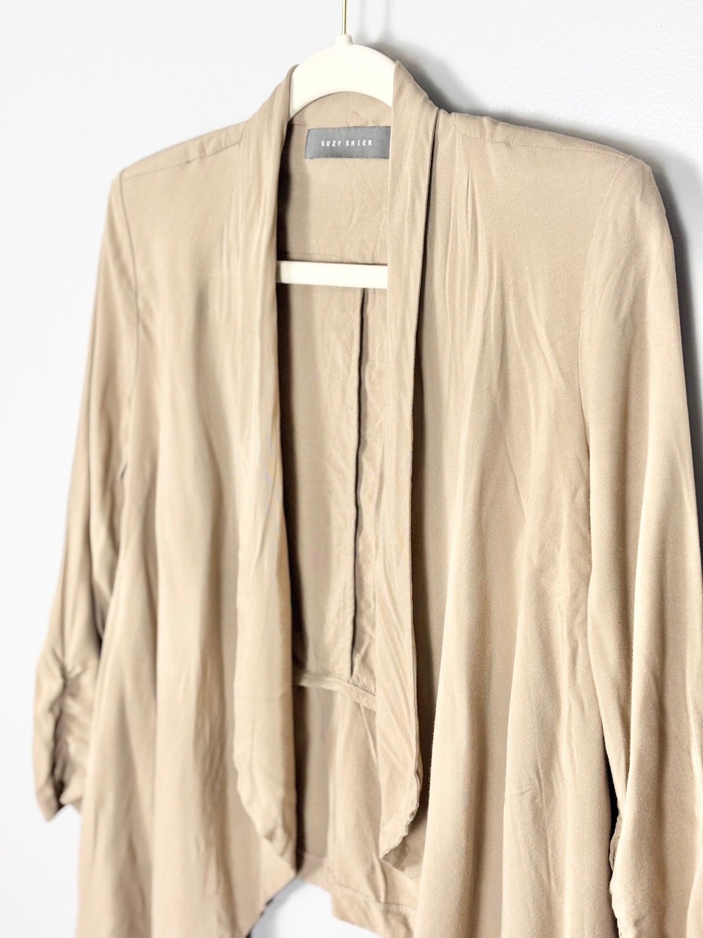 M - Suzy Shier Cropped Taupe Jacket