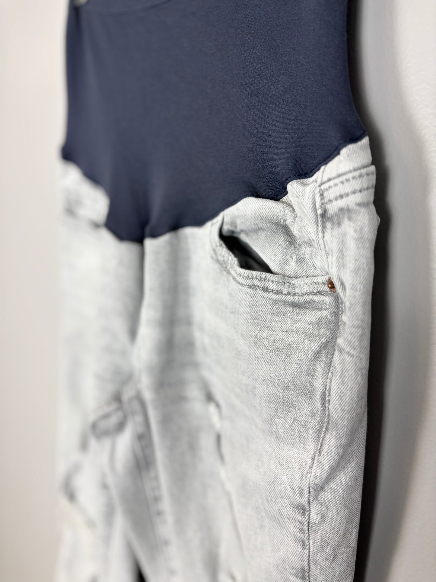 S/6- Old Navy O.G. Straight Full Panel Lightwash Jeans