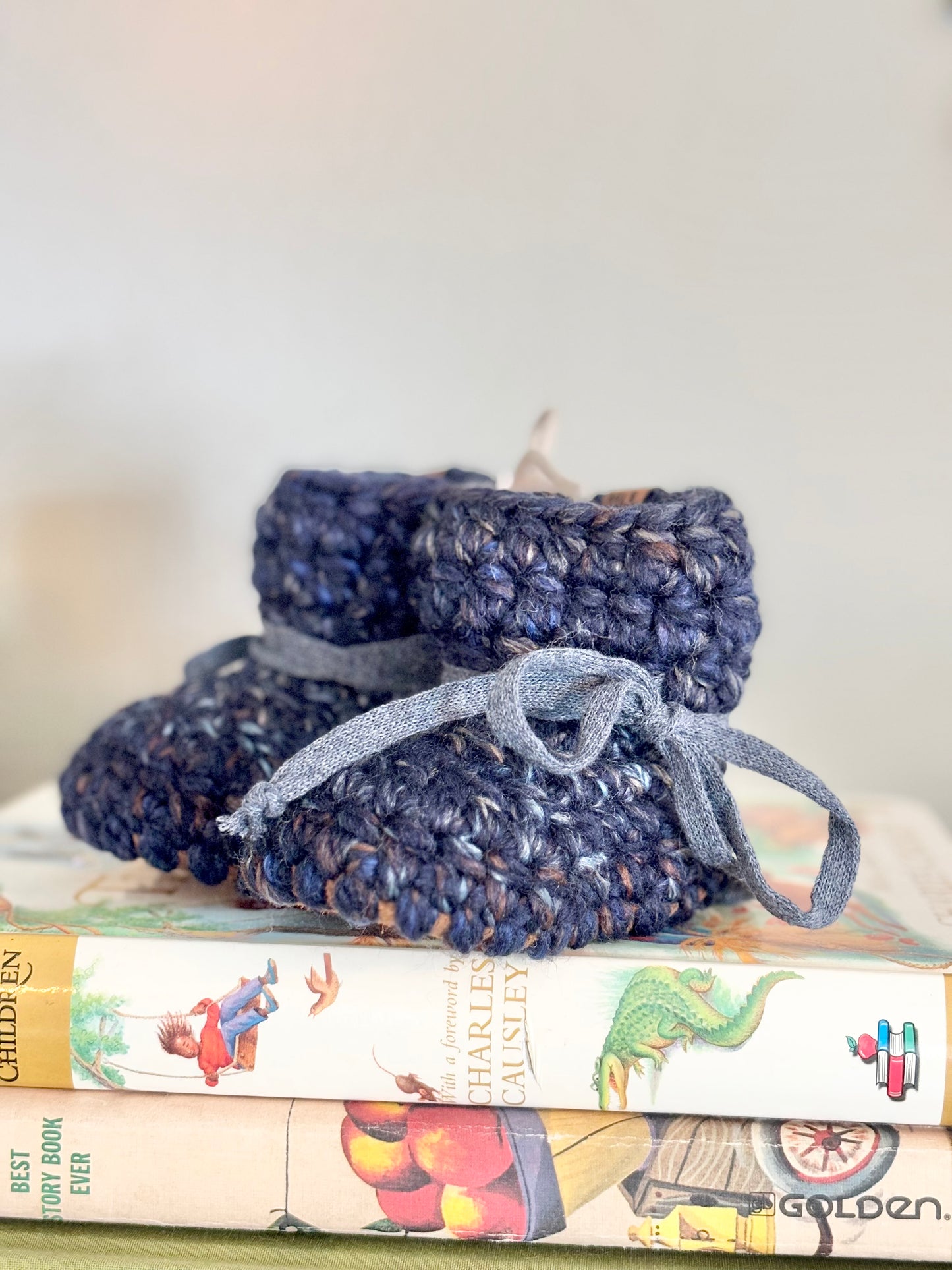 3-6 Mo. Emma & Fox Baby Booties - Blueberry