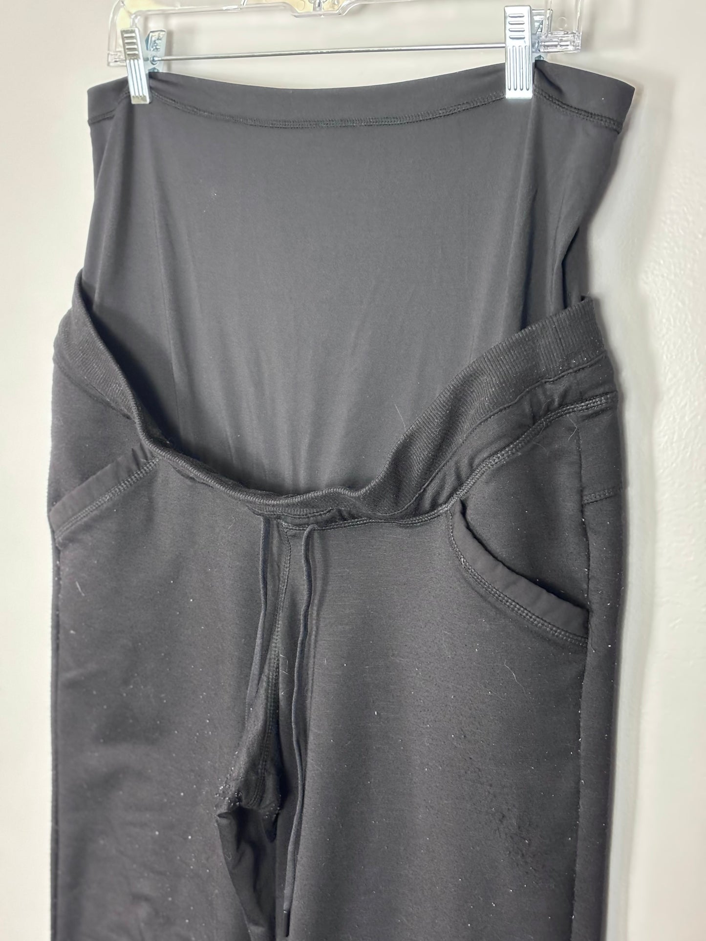 L - Thyme Black Sweats