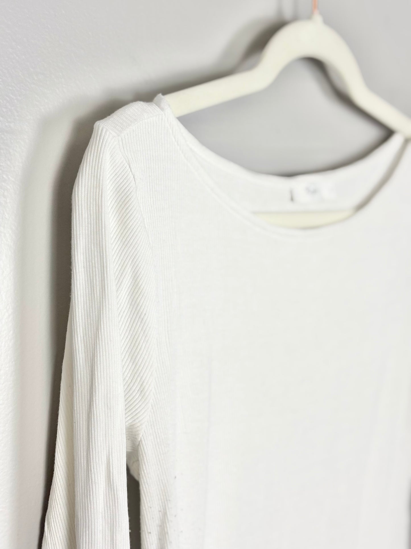 M - Thyme White Ribbed Shirt (Extra Long)