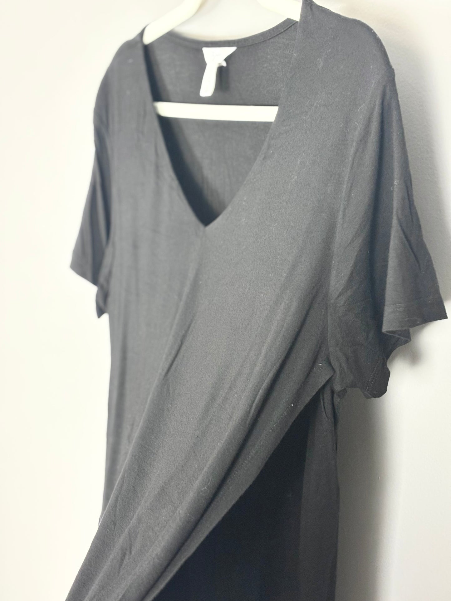 M - Thyme Black Side-Panel Nursing Shirt