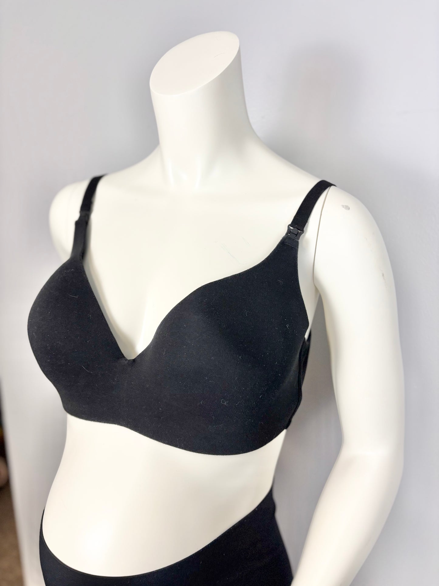 Size 38DD/XXL- La Vie En Rose Black Cotton Nursing Bra