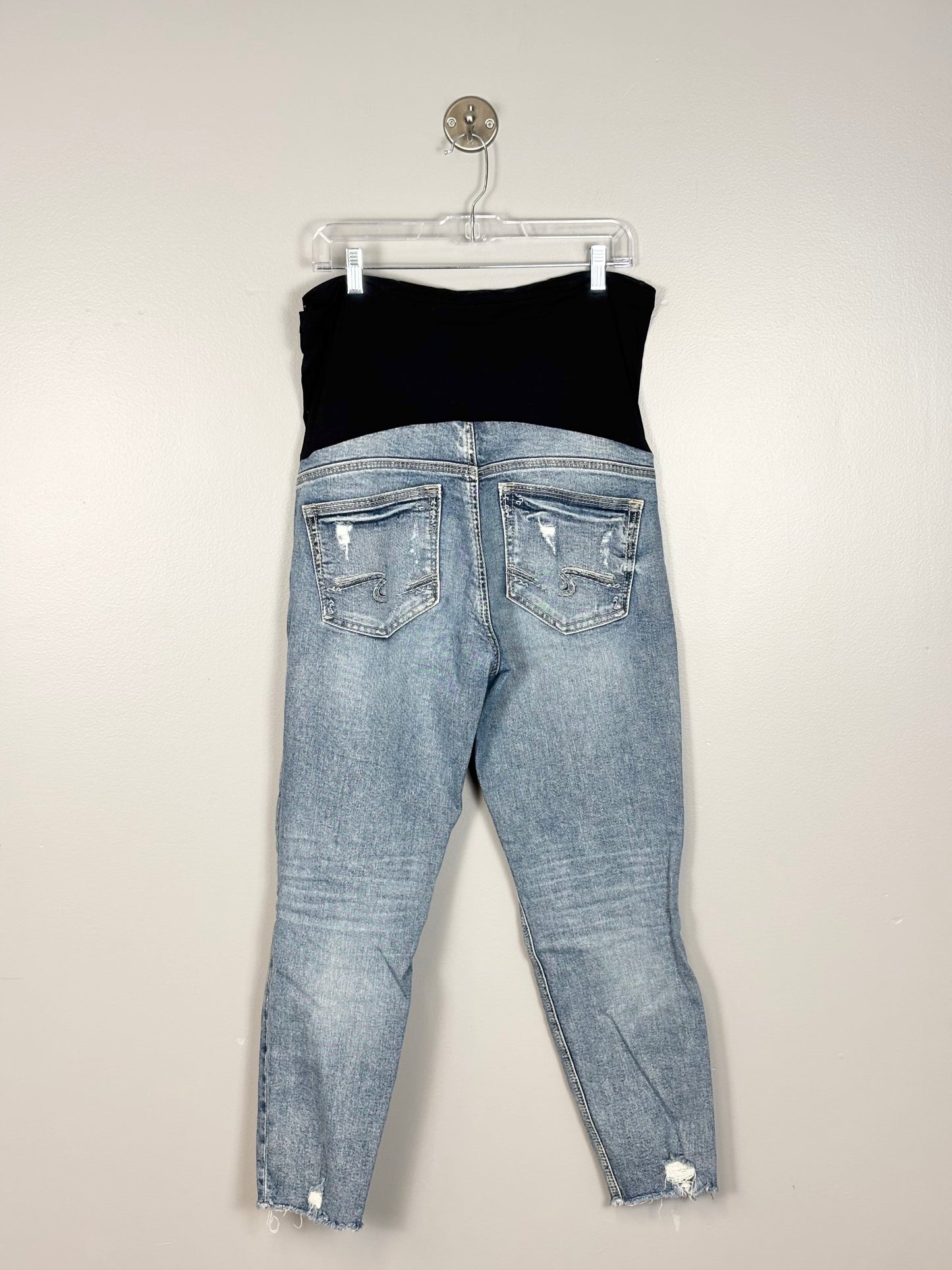 XL/Size 33 - Silver Jeans SUKI Skinny Crop Distressed Jeans