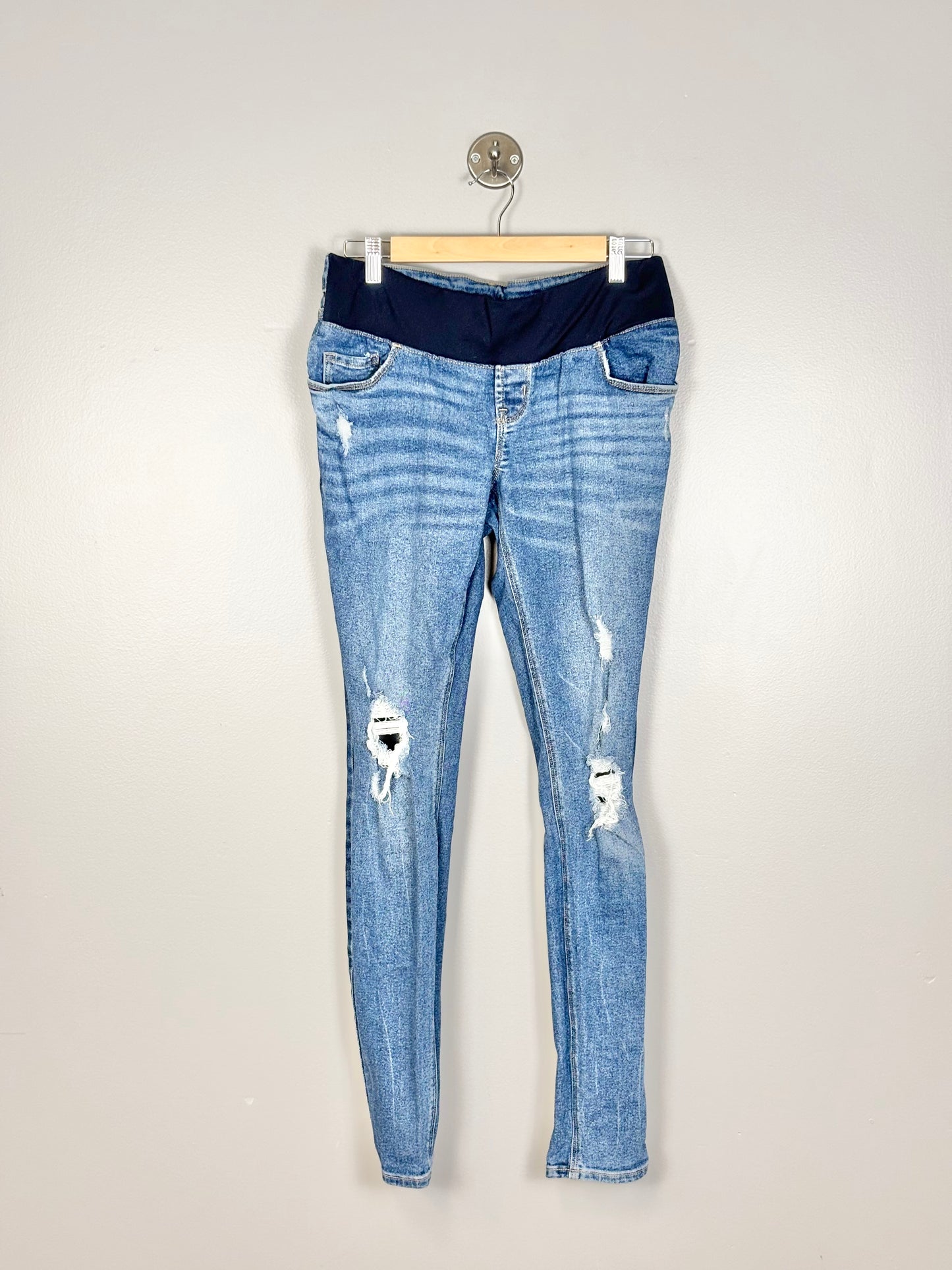 XS/Size 4 - Old Navy Rockstar Super Skinny Distressed Jeans