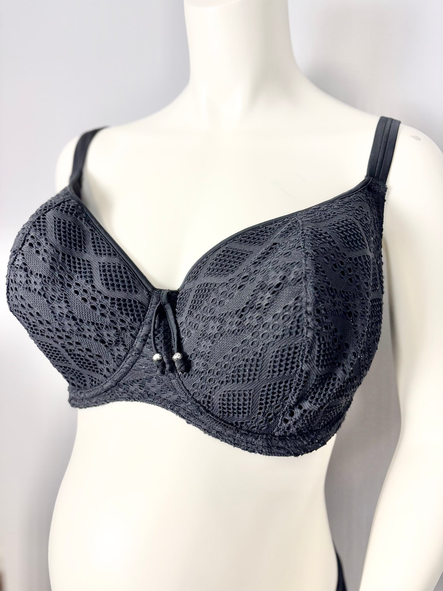 32L/M/L- Freya Black Lace Swim Top
