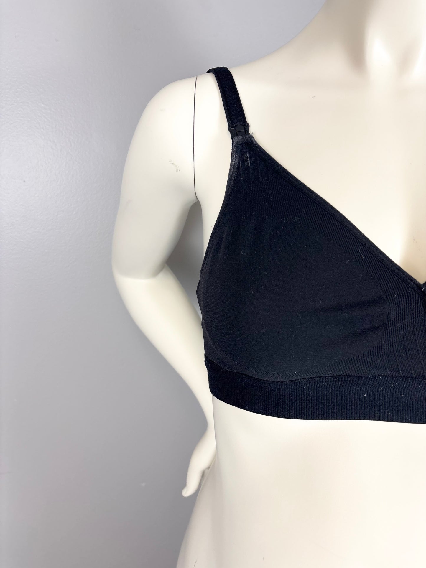 M - Black Ribbed Nursing Bralette