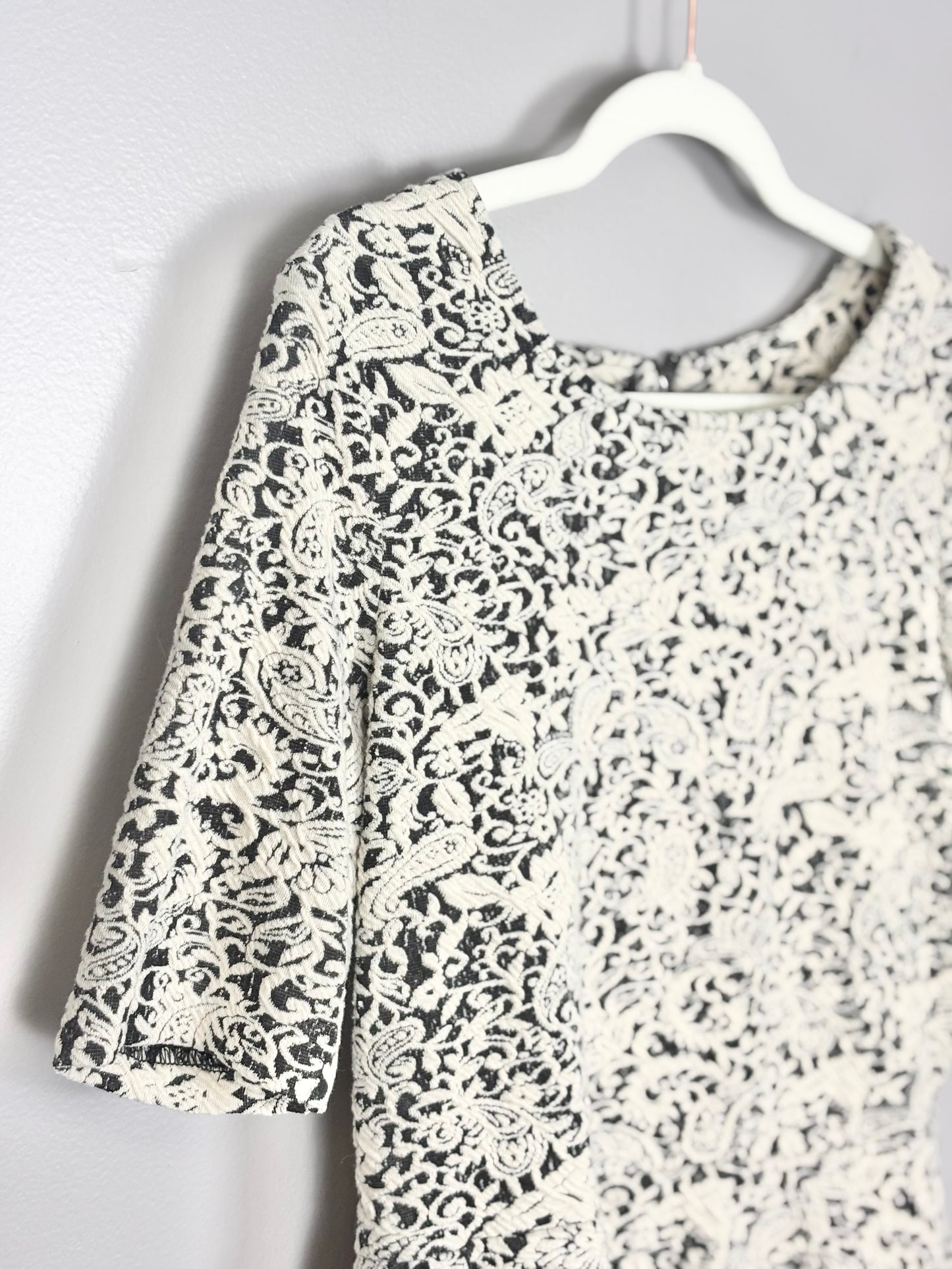 XL - Thyme Cream Tapestry Top