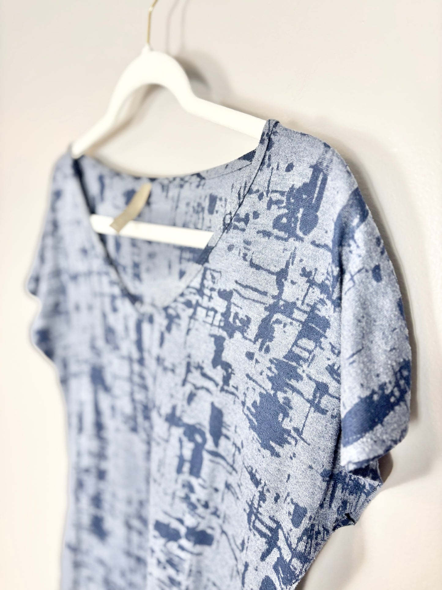 L - Thyme Abstract Navy Side-Tie Shirt