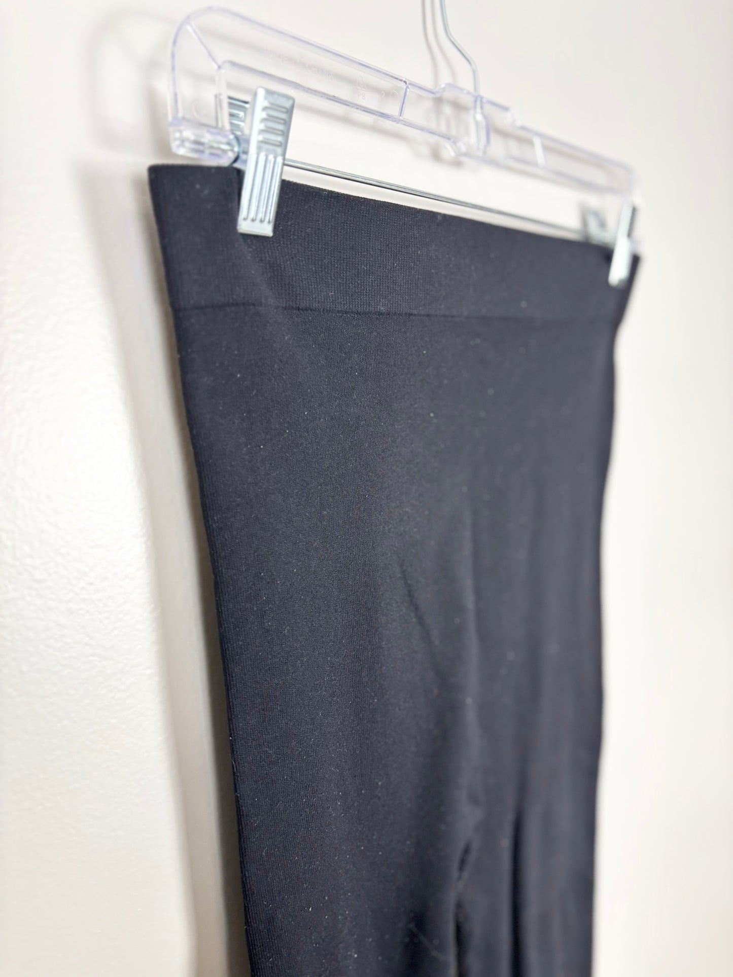 M/L - Basic Black Leggings