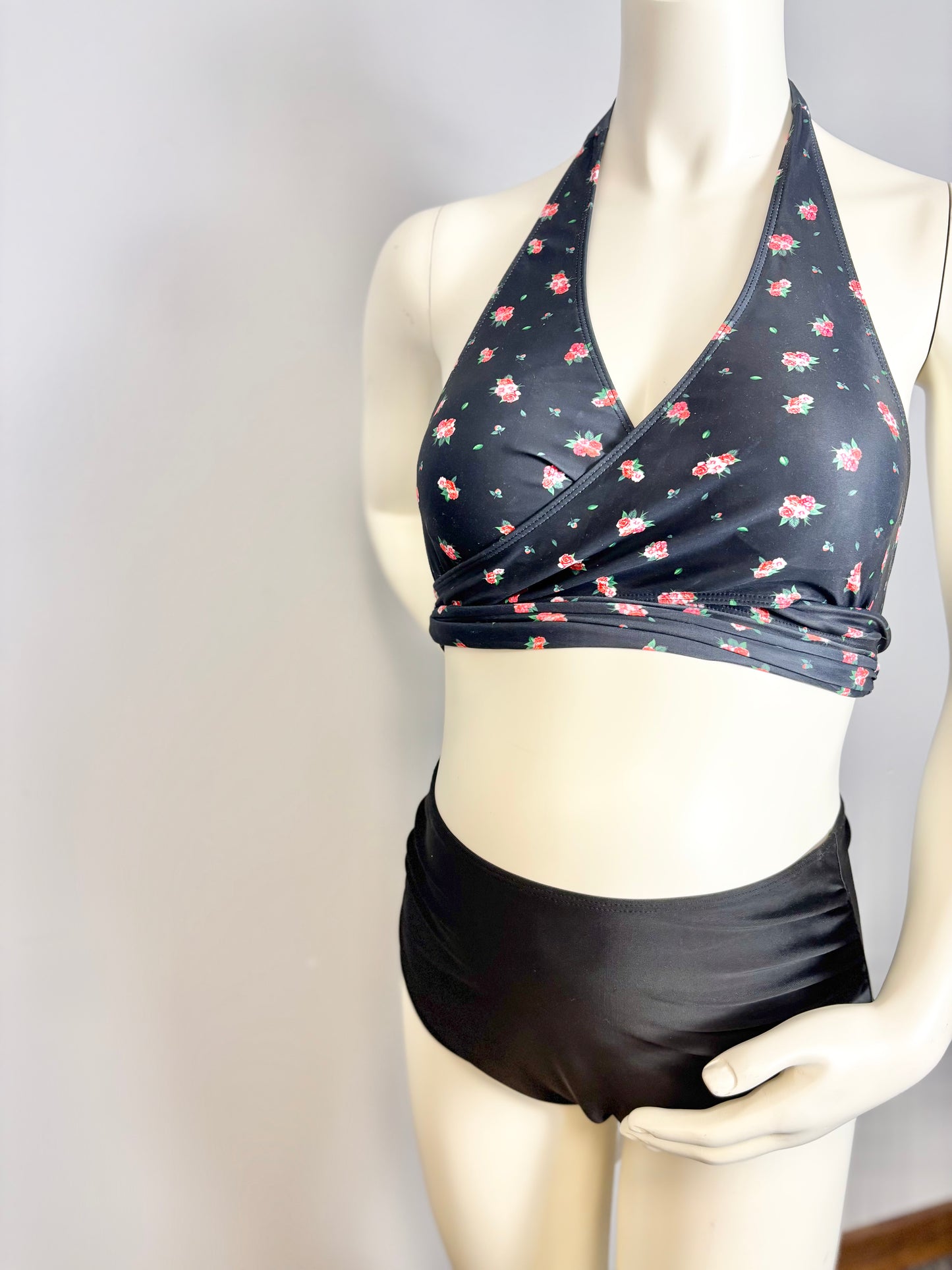 L - Black Rose Halter Top & High-Waist Bikini Set