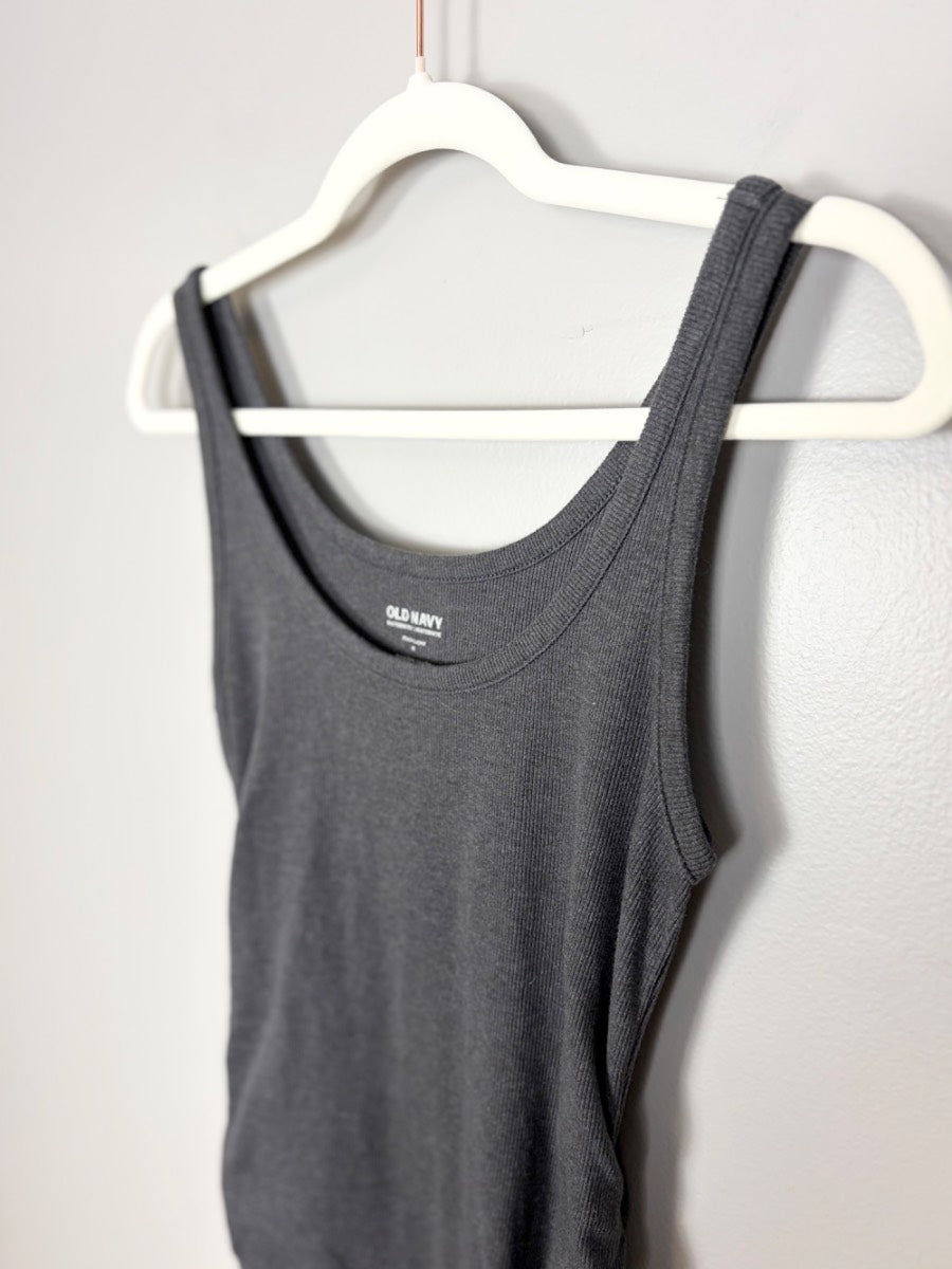M - Old Navy Grey Ribbed Tank Top