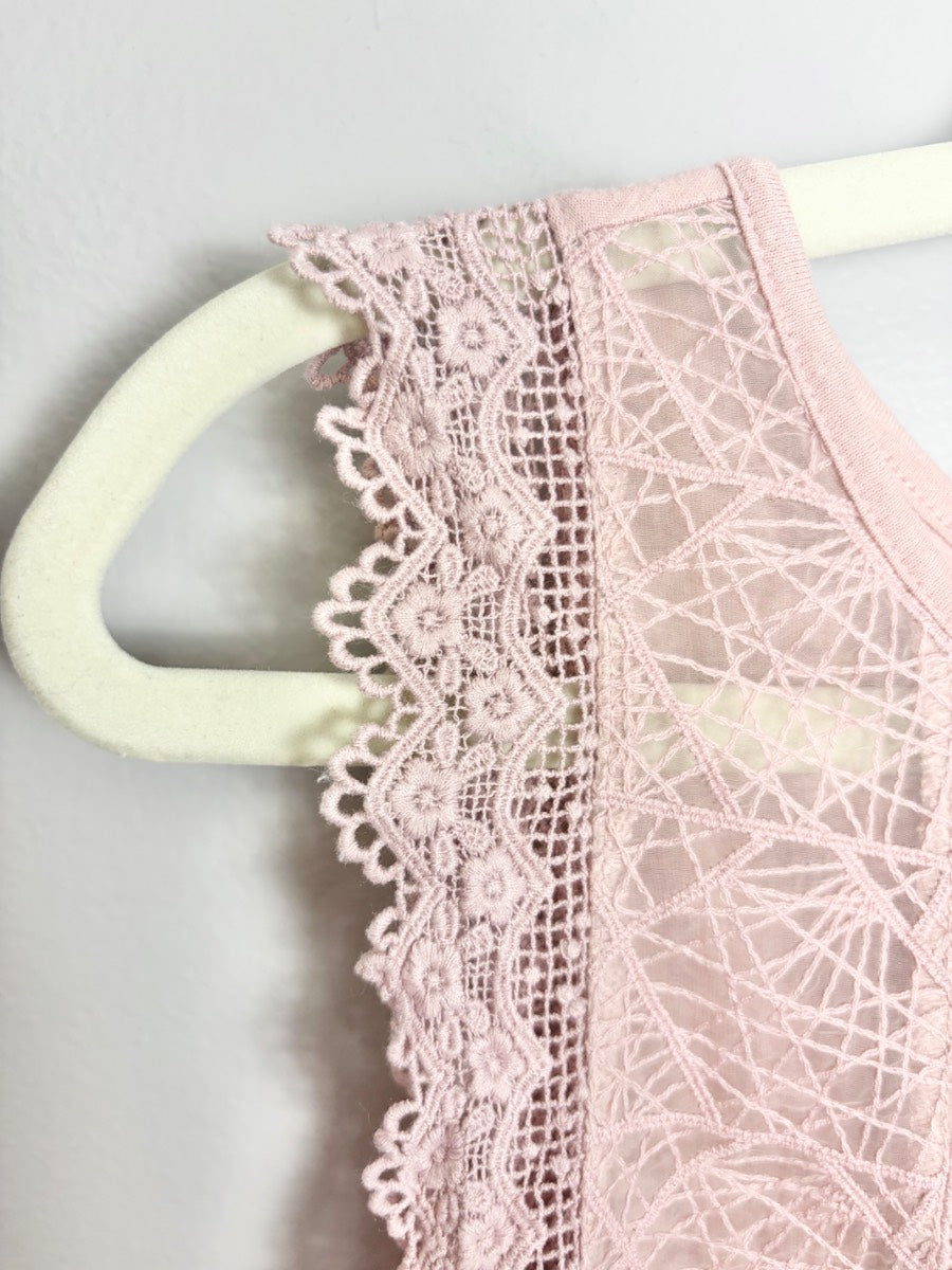 M - Gap Pink Lace Tank