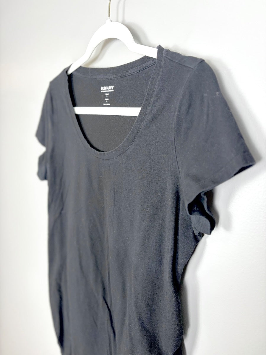 L - Old Navy Black Scoop Neck Tee