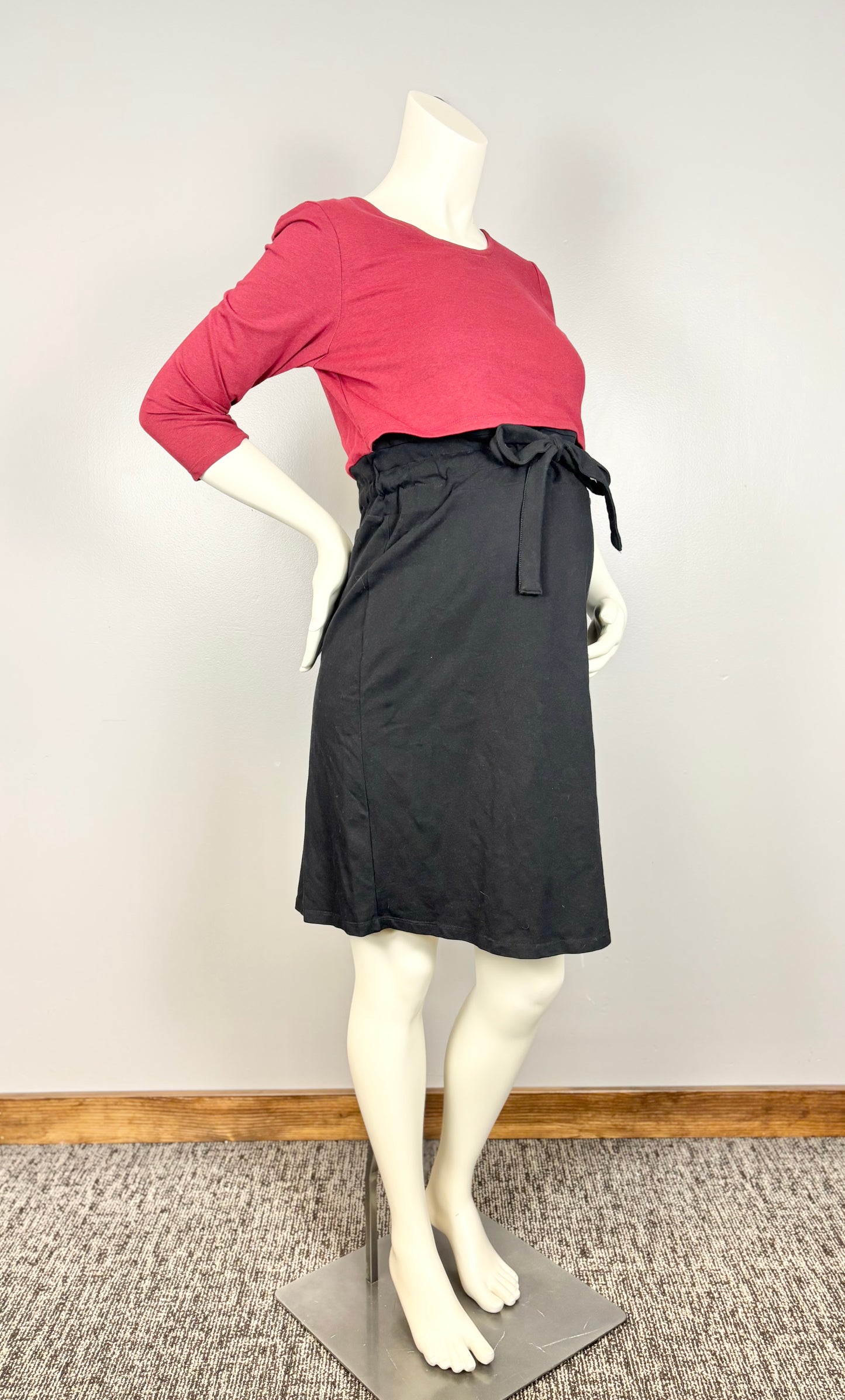 L - Momzelle Black & Red Contrast Nursing Dress