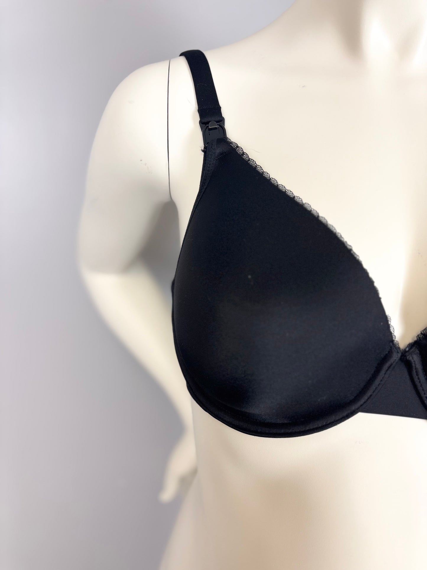 M/34DD - Gratlin Black & Lace Detail Bra