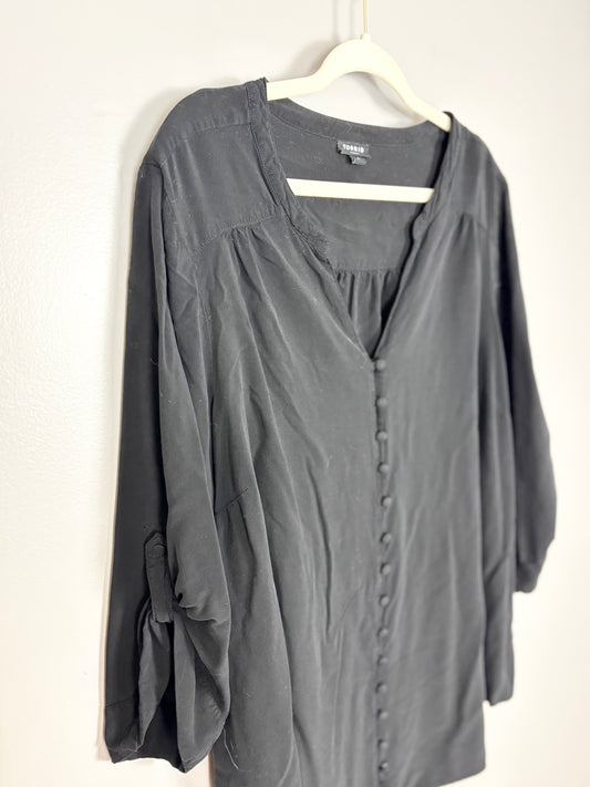 M/Size 4 - Torrid Black Button Blouse