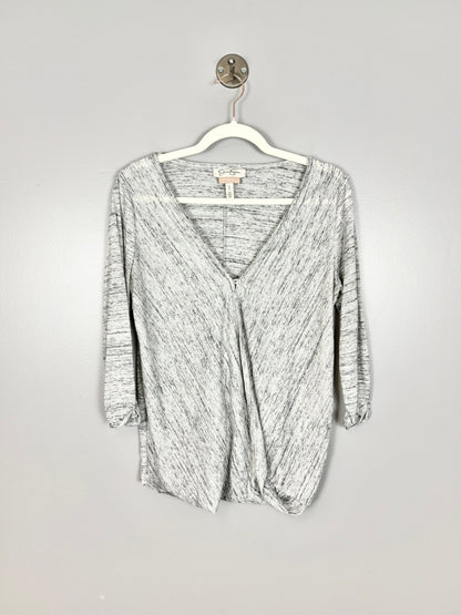 M - Jessica Simpson Variegated Light Grey Nursing Shirt