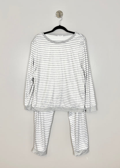 XL - Light Grey Stripe Nursing Pyjama Set
