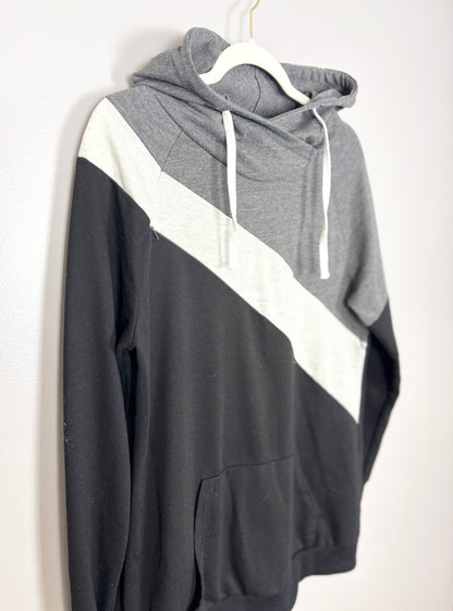 S/M - Geometric Grey & Black Nursing Hoodie