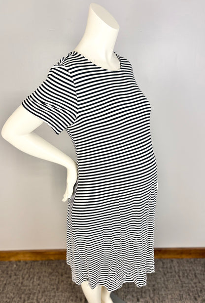 XL - Old Navy Black & White Striped Dress