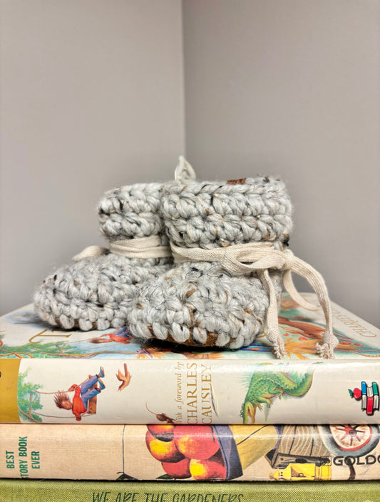 0-6 Mo. Emma & Fox Baby Booties - Winter Skies