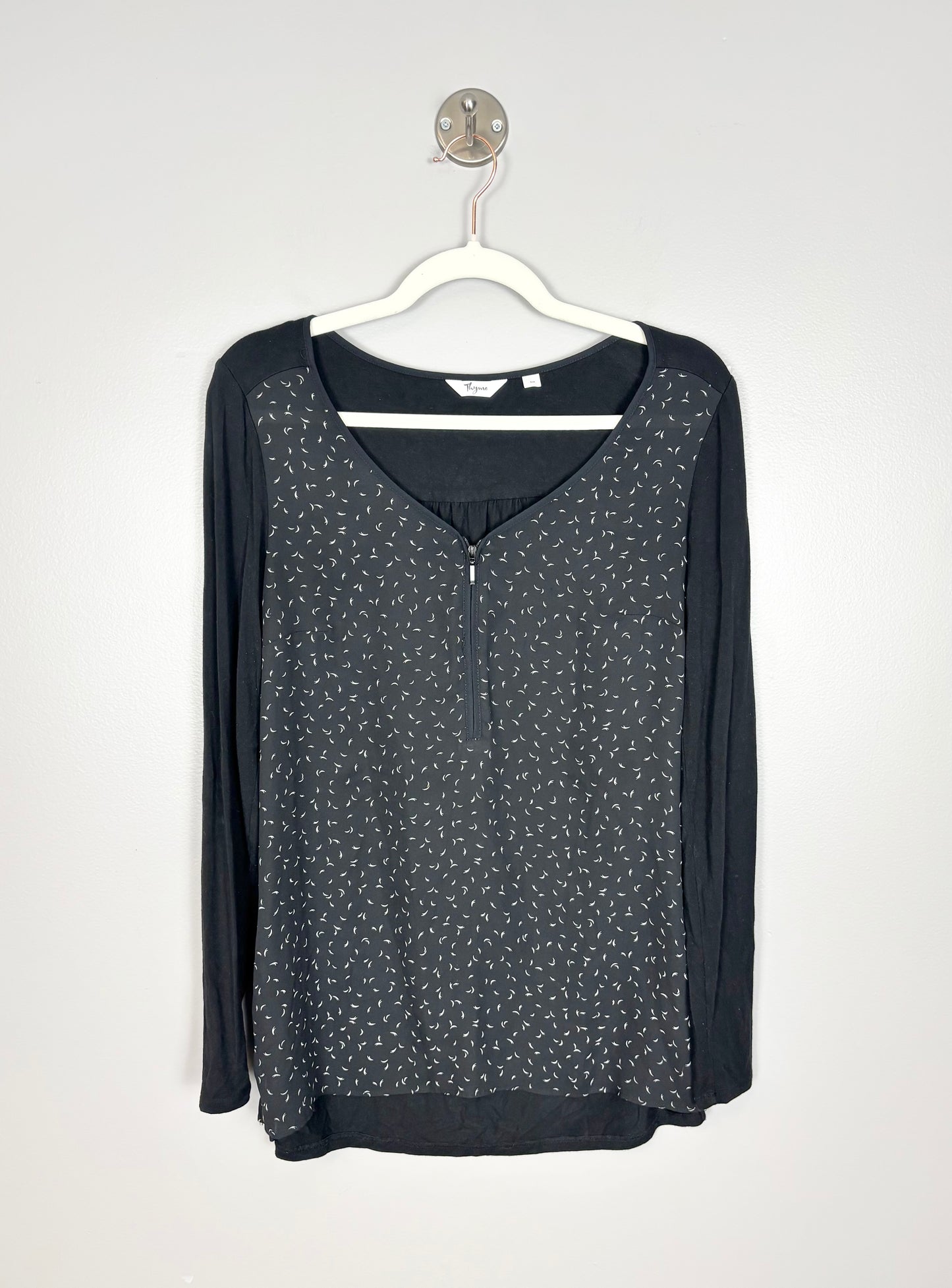 S - Thyme Long-Sleeve Feathered Black Nursing Top