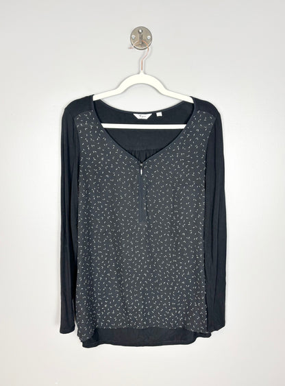 S - Thyme Long-Sleeve Feathered Black Nursing Top