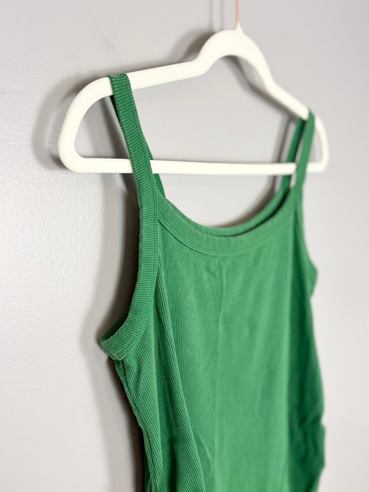 L - Old Navy Ribbed Kelly Green Fitted Tank
