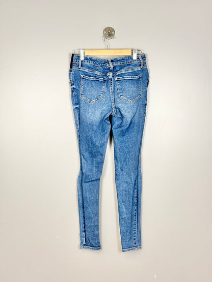 XS/Size 4 - Old Navy Rockstar Super Skinny Distressed Jeans