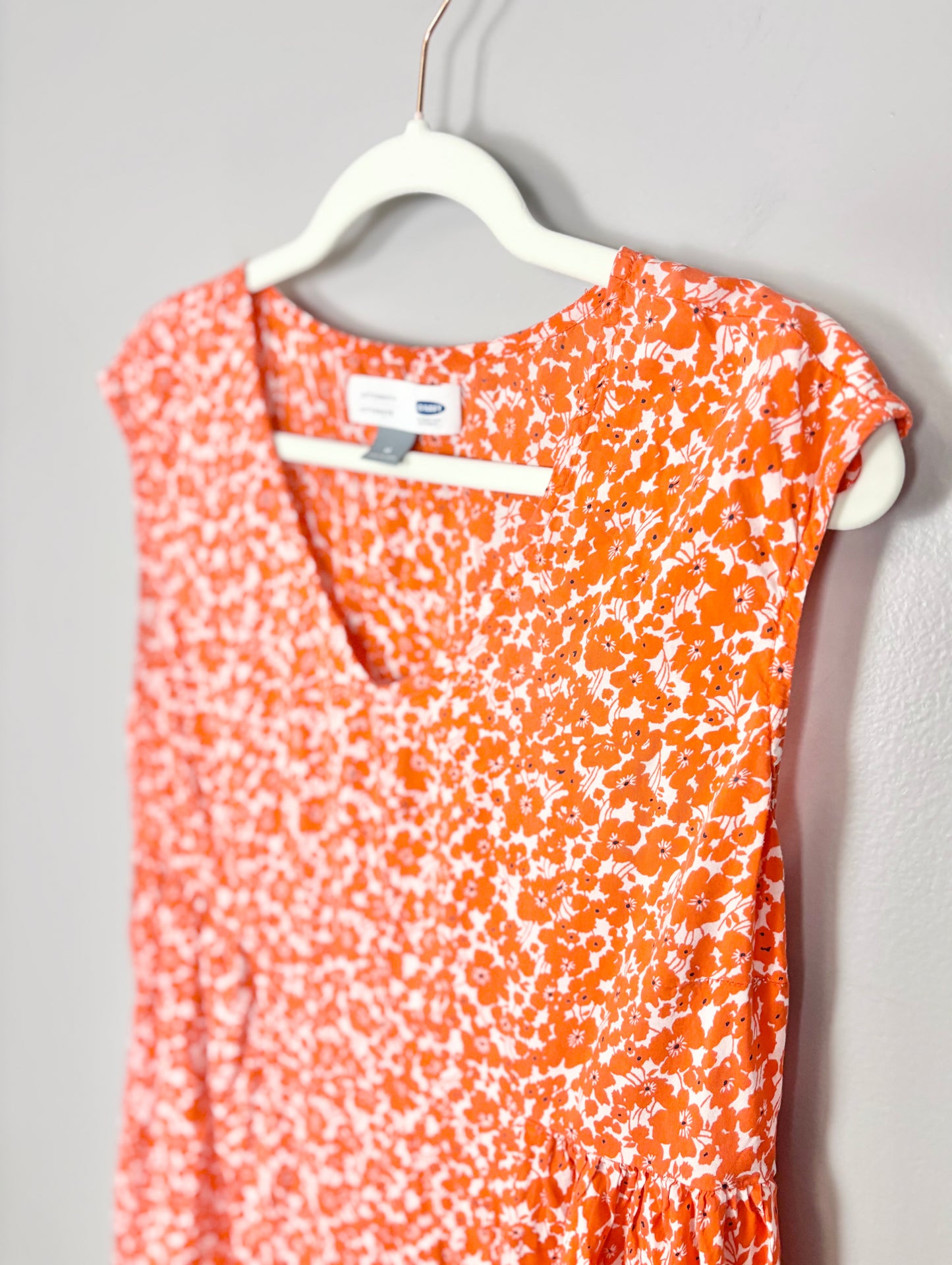 M - Old Navy Red Floral Sleeveless Blouse