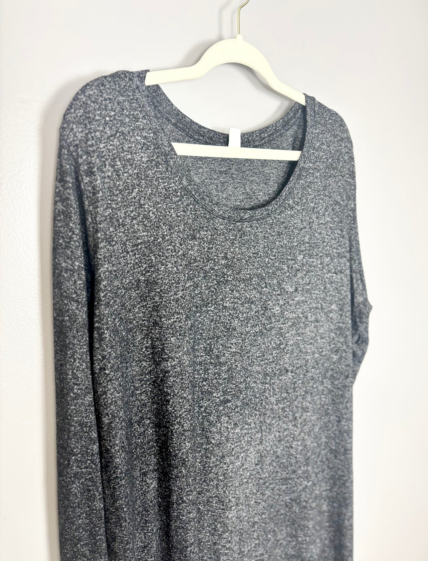 XL - Old Navy Variegated Dark Grey Top