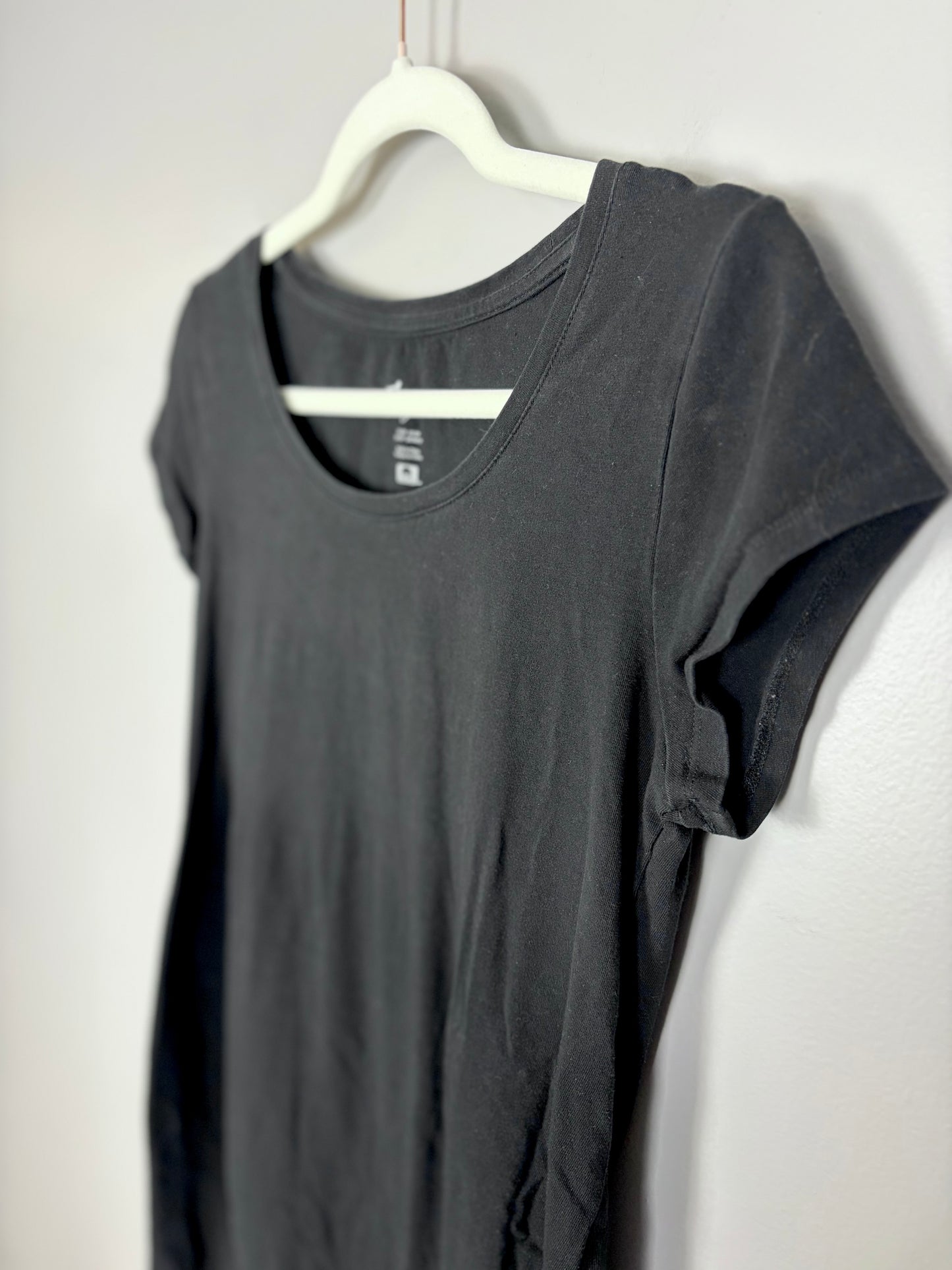 S - Thyme Basic Black T-Shirt