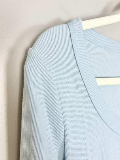 M - Old Navy Ribbed Soft Blue Shirt