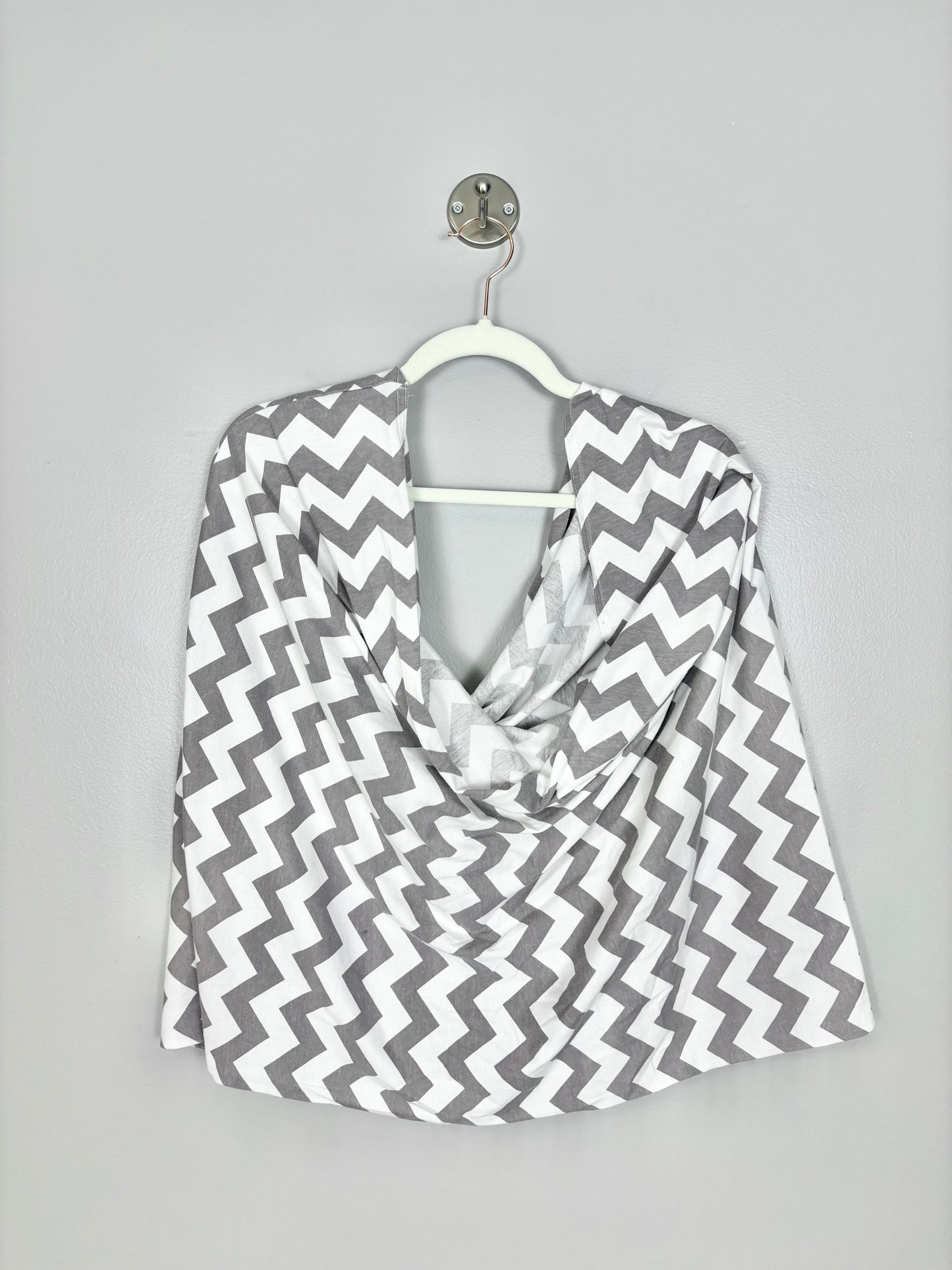 One Size - White & Grey Chevron Nursing Cover