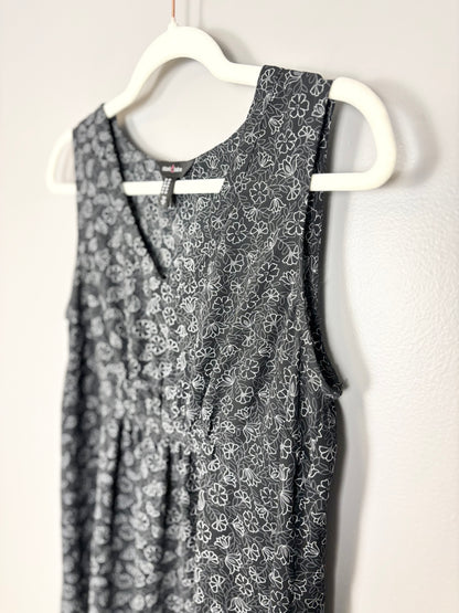 S - Stork & Babe Black & White Floral Sleeveless Blouse
